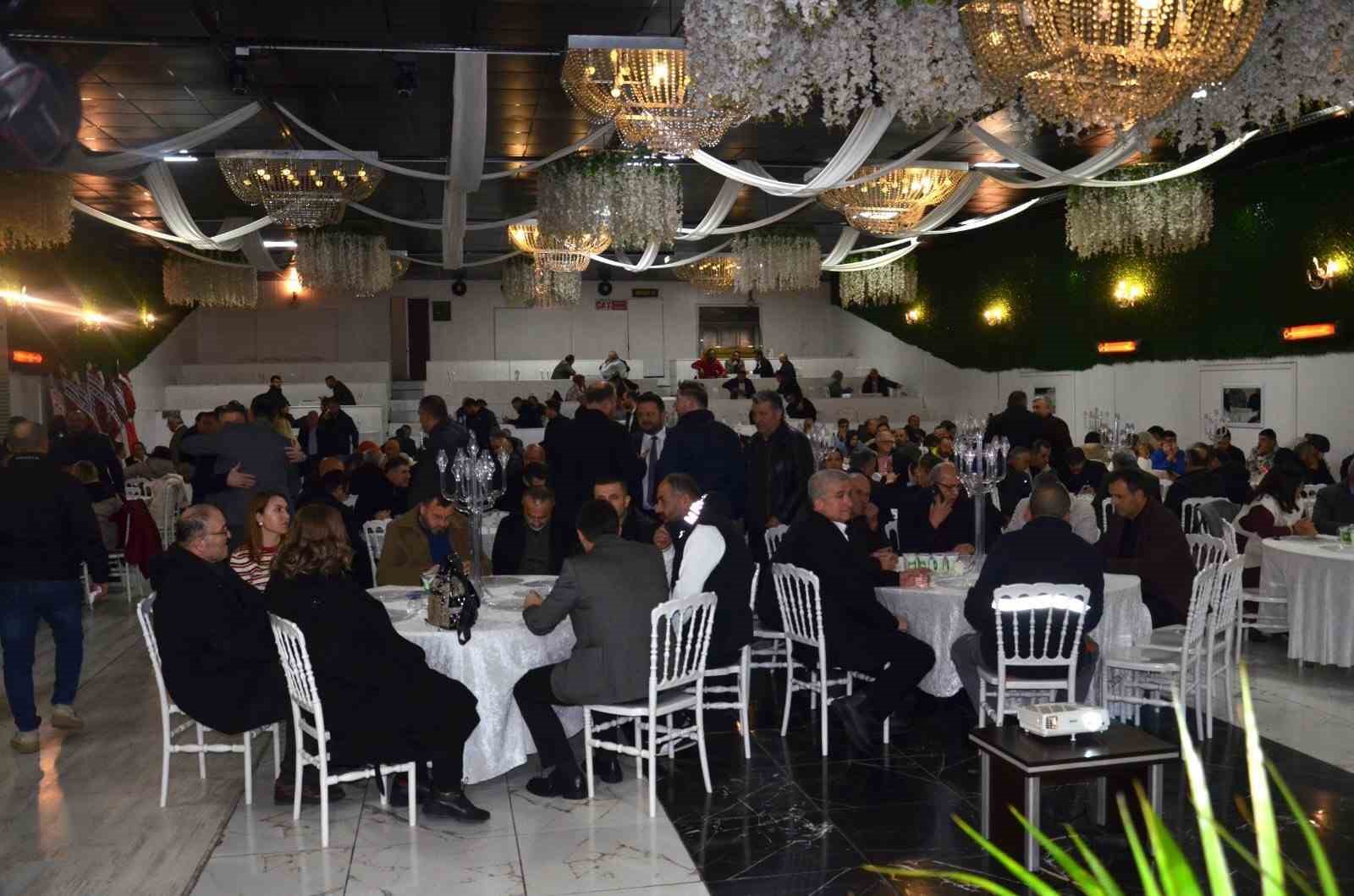 Düzce Yapı Sanatları Esnaf Odası’nda Bülent Keser güven tazeledi
