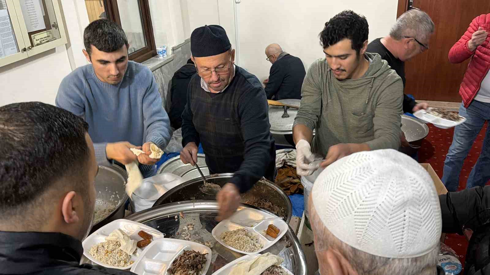 Düzce’de 117 yıllık gelenek yaşatılıyor
Düzce’de 117 yıllık gelenek yaşatılıyor