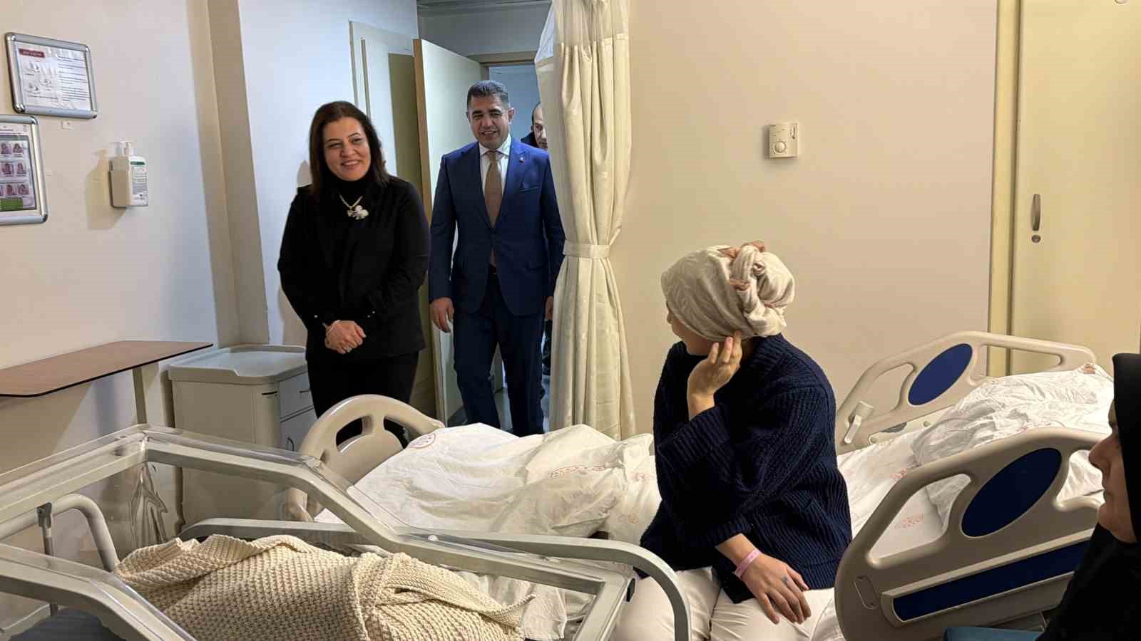 Düzce’de 2025 yılının son bebeği ve yeni yılın ilk bebeği aileleri heyecanlandırdı
