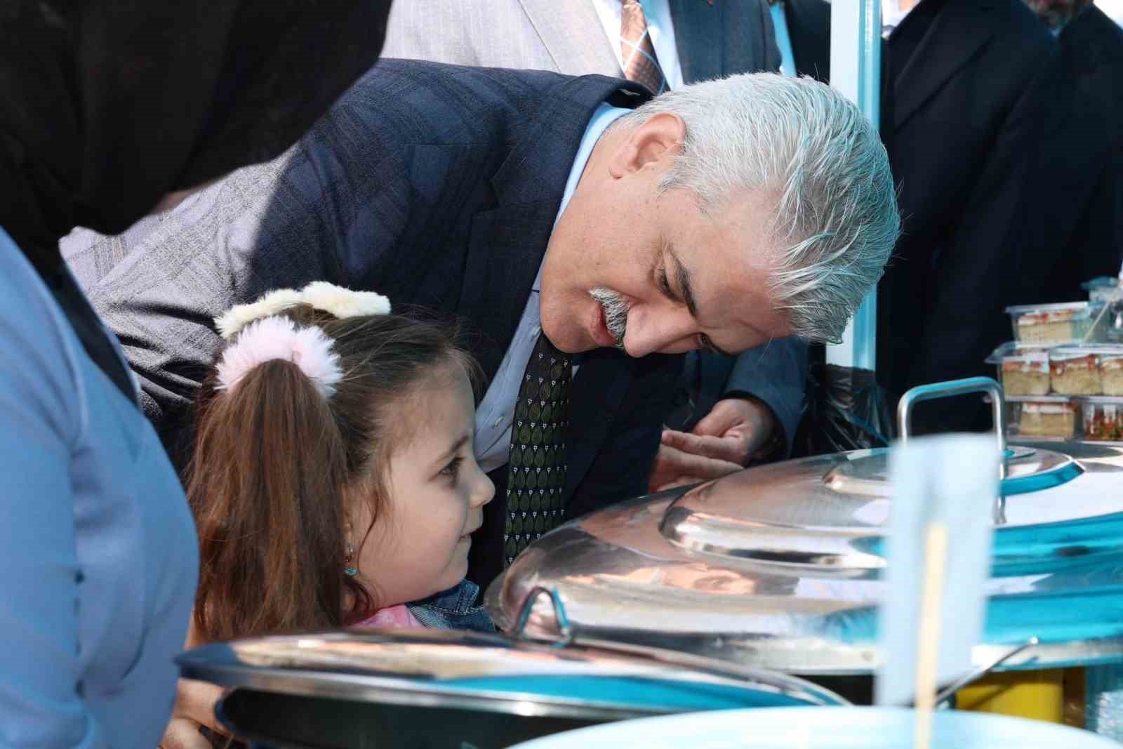 Düzce’de ihtiyaç sahibi nişanlı gençler için hayır çarşısı
