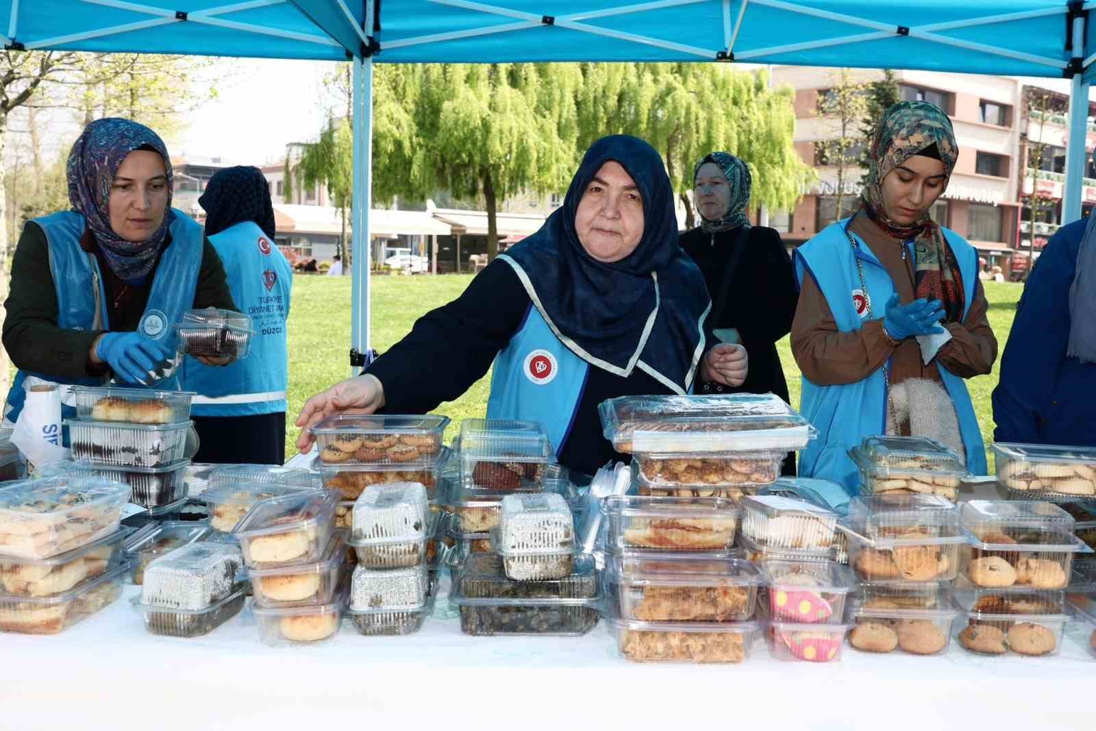 Düzce’de ihtiyaç sahibi nişanlı gençler için hayır çarşısı
