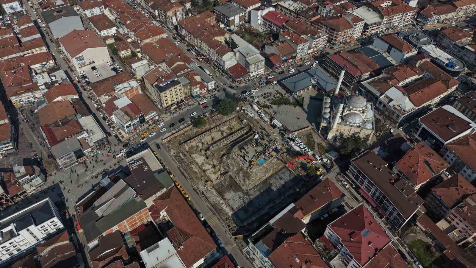 Düzce’de kent meydanının temeli atıldı
