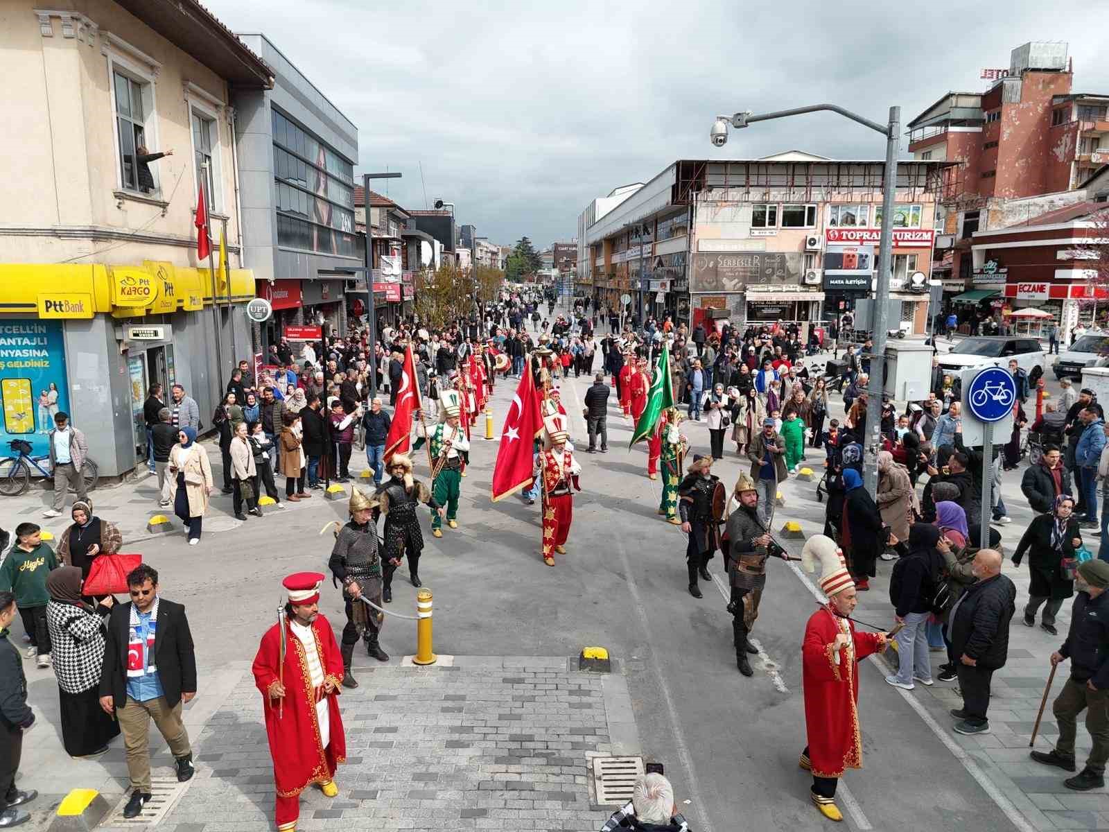Düzce’de mehter takımının gösterisine vatandaşlardan büyük ilgi
