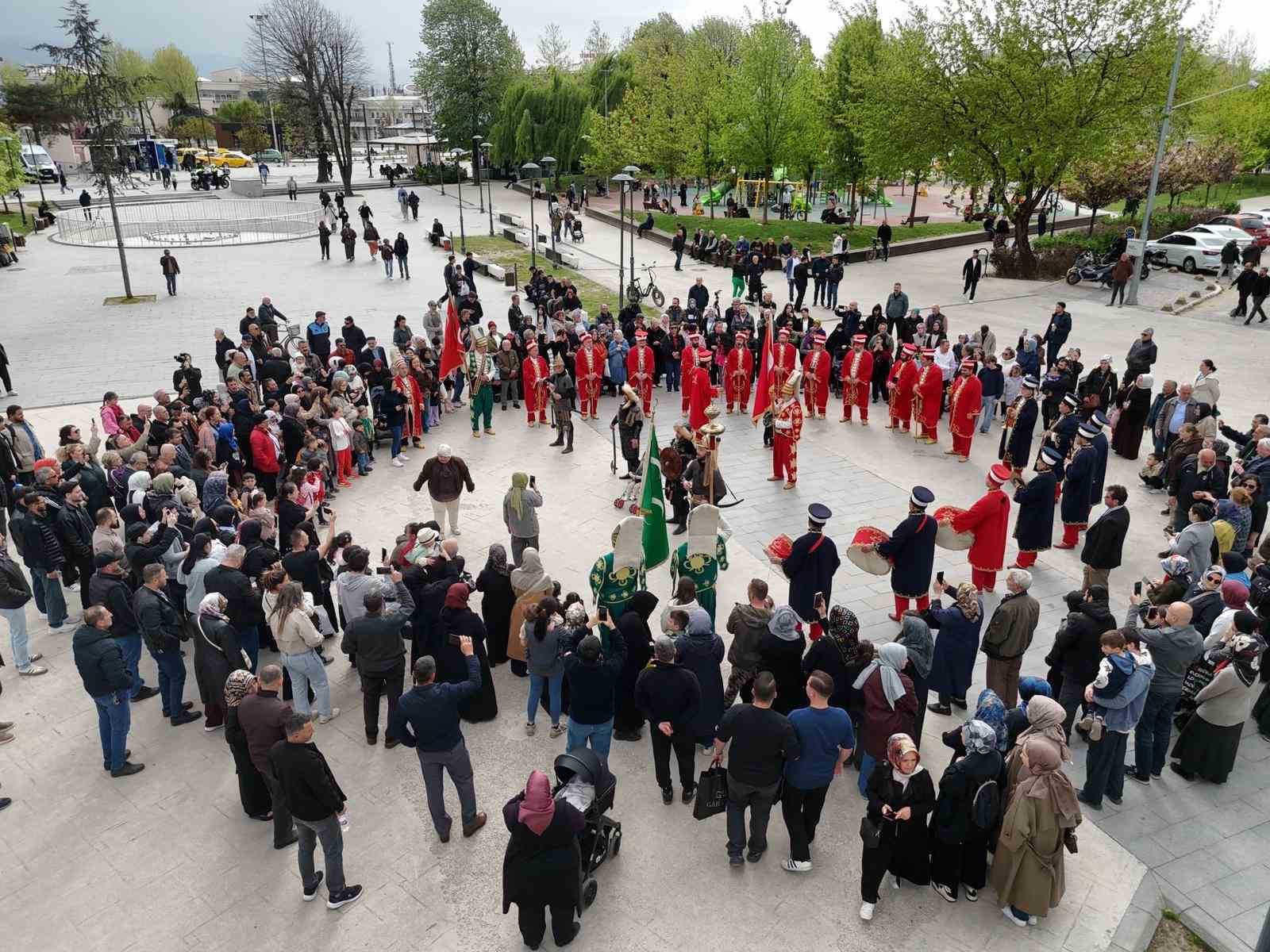 Düzce’de mehter takımının gösterisine vatandaşlardan büyük ilgi
