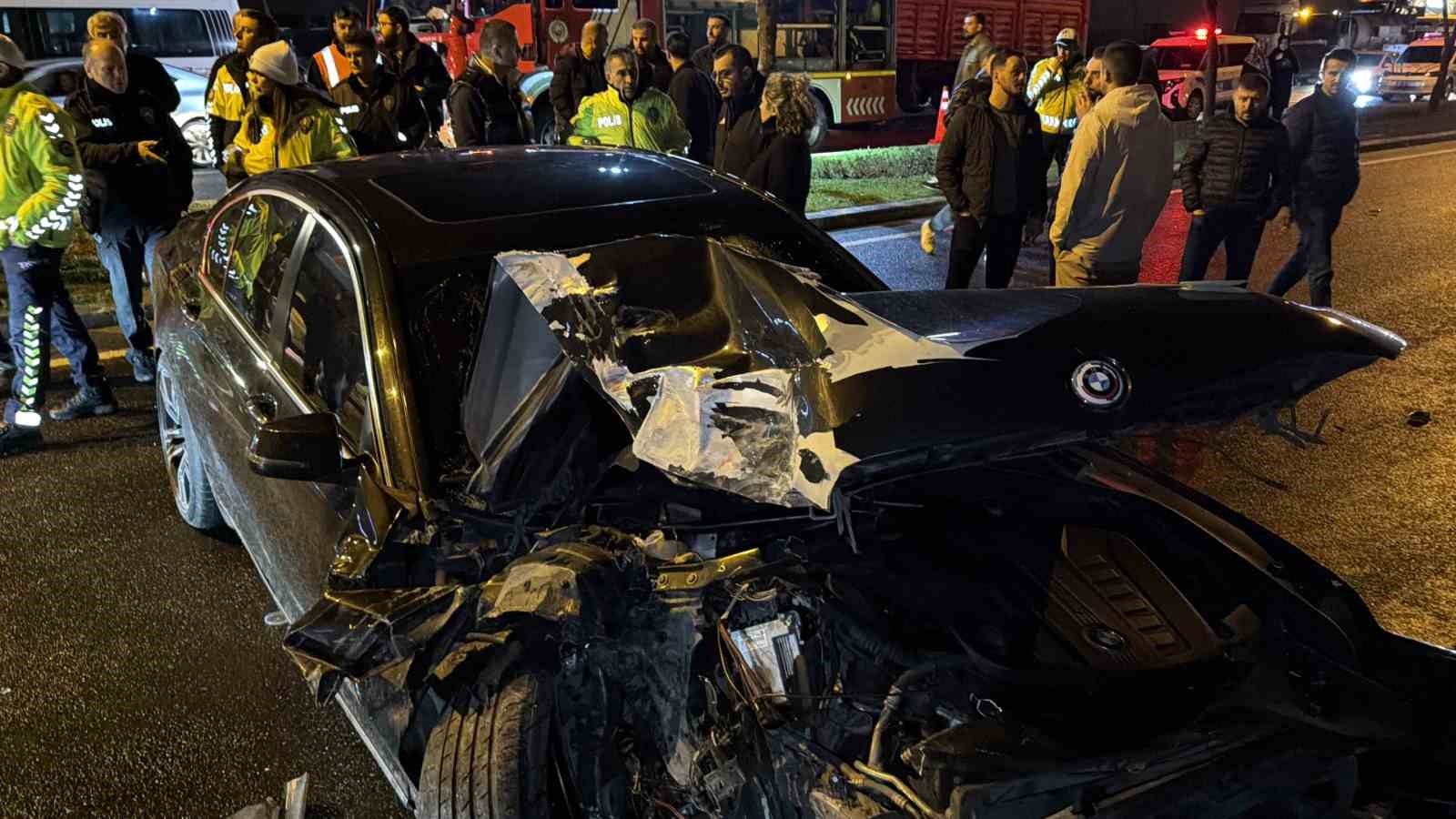 Düzce’de otomobil halk otobüsü ile çarpıştı: 5 yaralı
