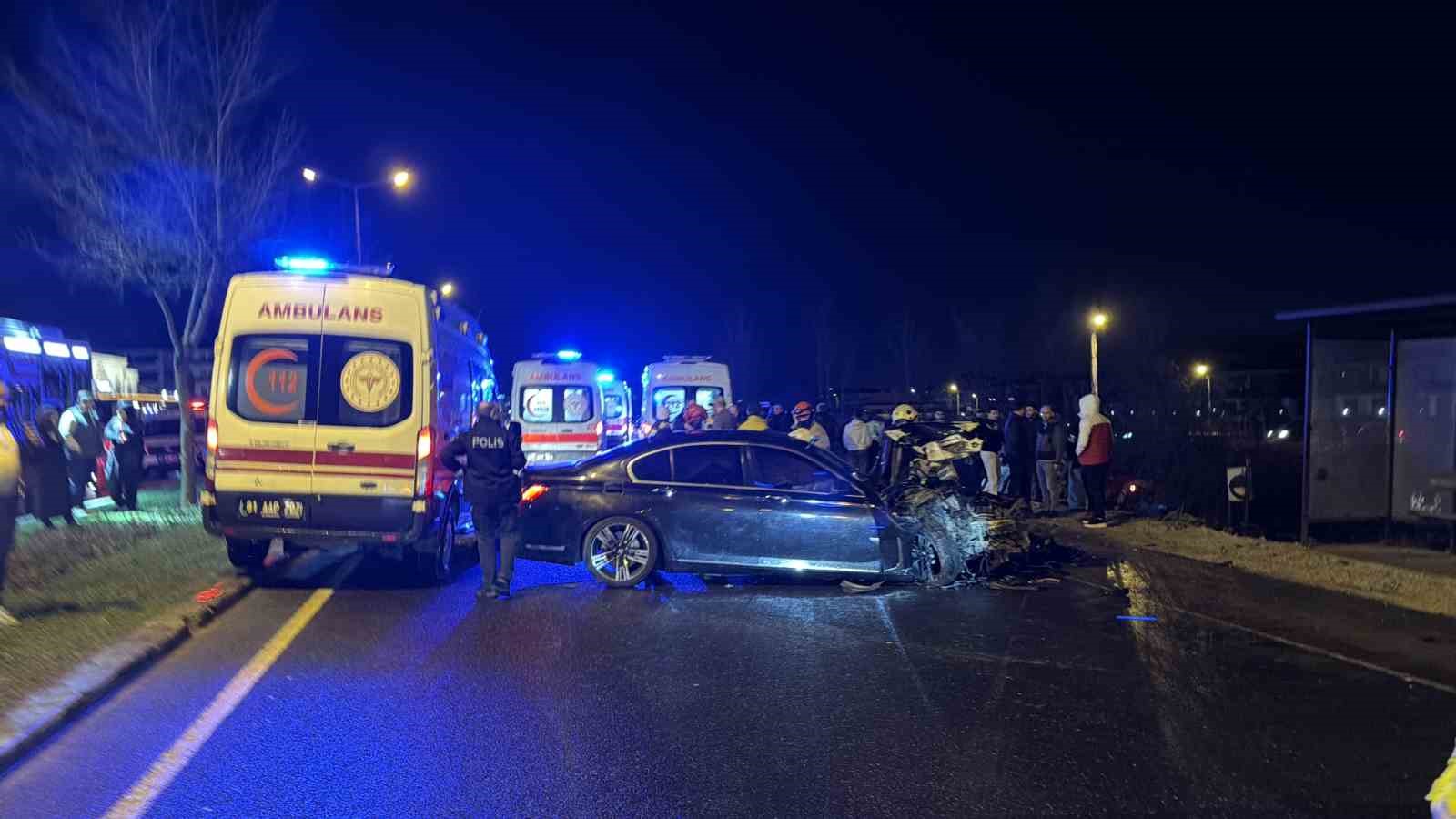 Düzce’de otomobil halk otobüsü ile çarpıştı: 5 yaralı
