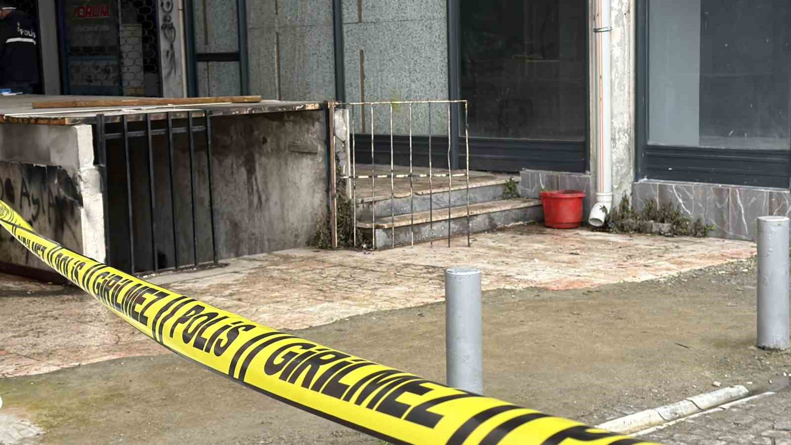 Düzce’de pasaj bodrumunda erkek cesedi bulundu

