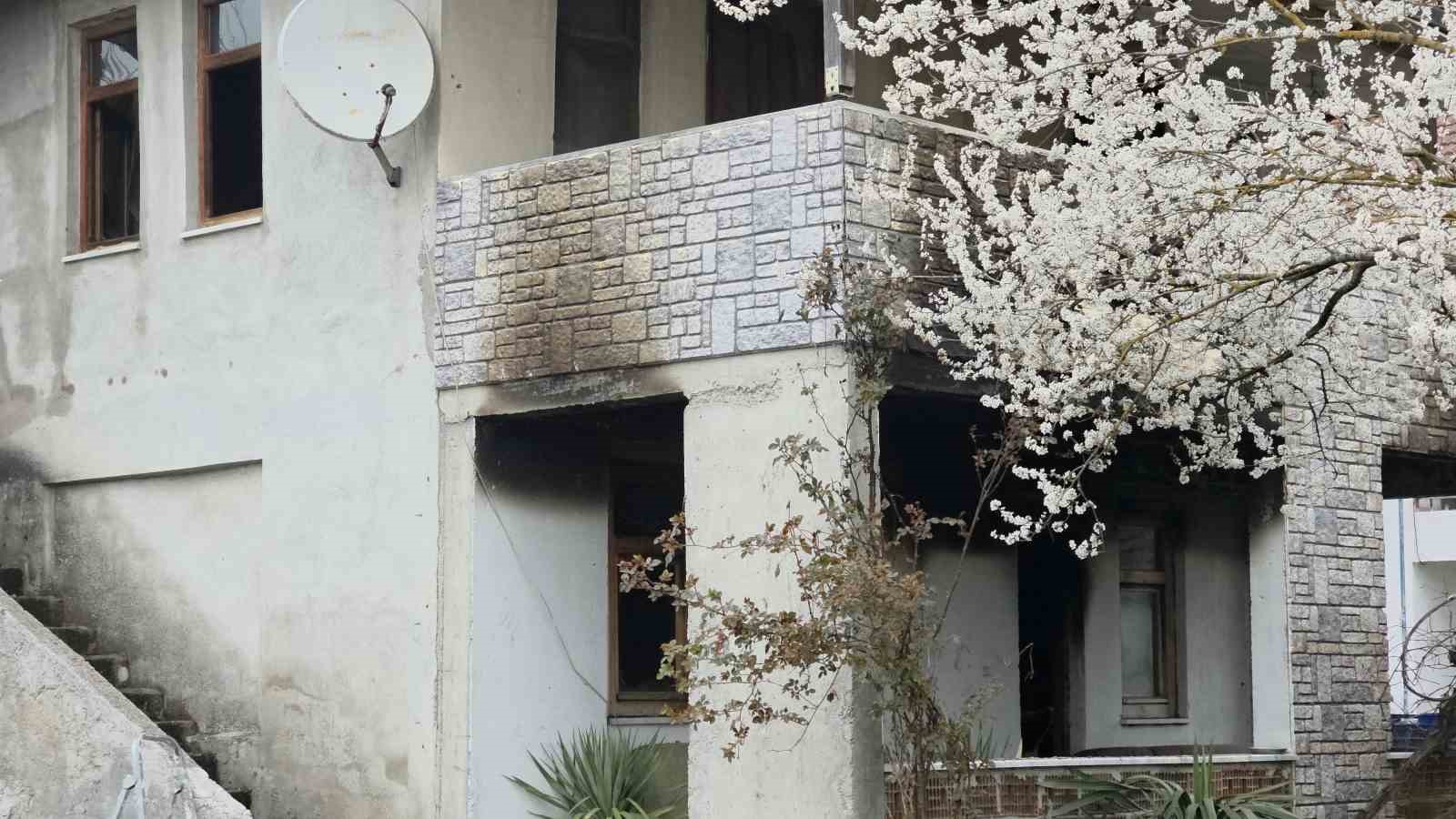 Düzce’de sahur vakti çıkan ev yangınında yaşlı kadın hayatını kaybetti
