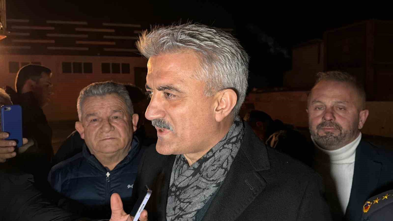 Düzce’de strafor fabrikasındaki yangını söndürme çalışmaları sürüyor
