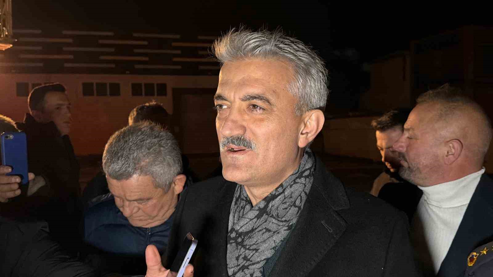 Düzce’de strafor fabrikasındaki yangını söndürme çalışmaları sürüyor
