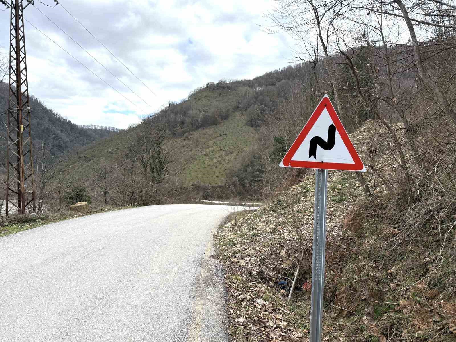 Düzce’de trafik levhaları yenileniyor

