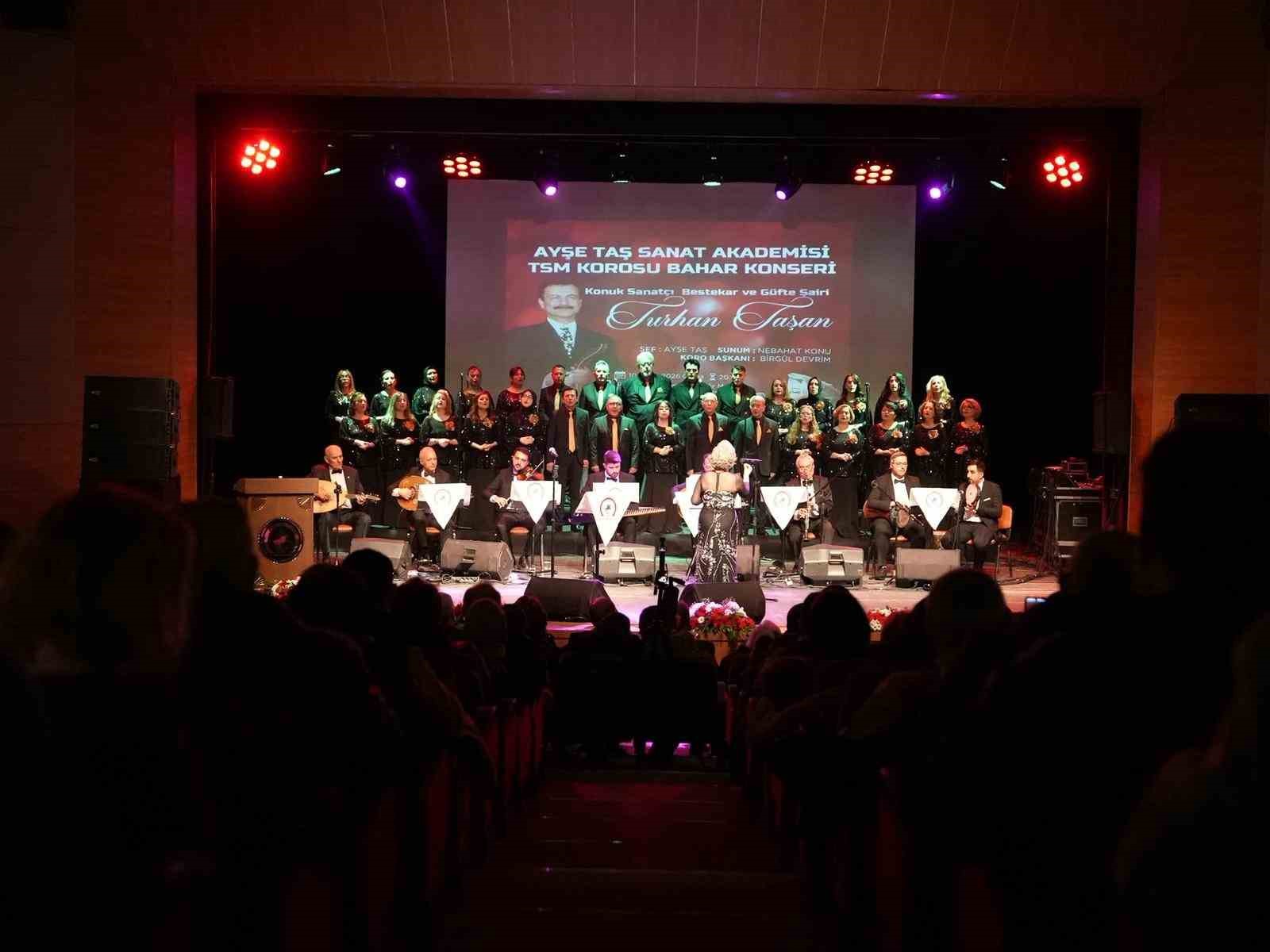 Düzce’de Türk sanat müziği konseri ilgi gördü
