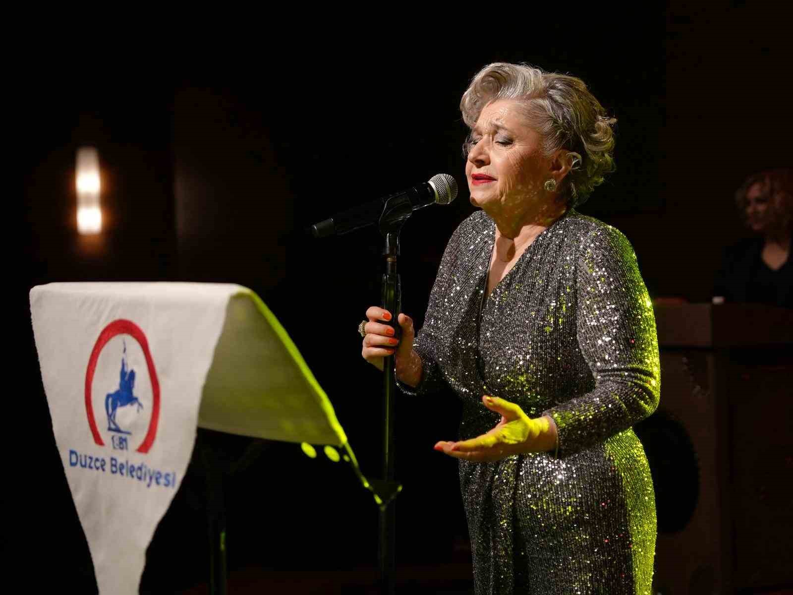 Düzce’de Türk sanat müziği konseri ilgi gördü
