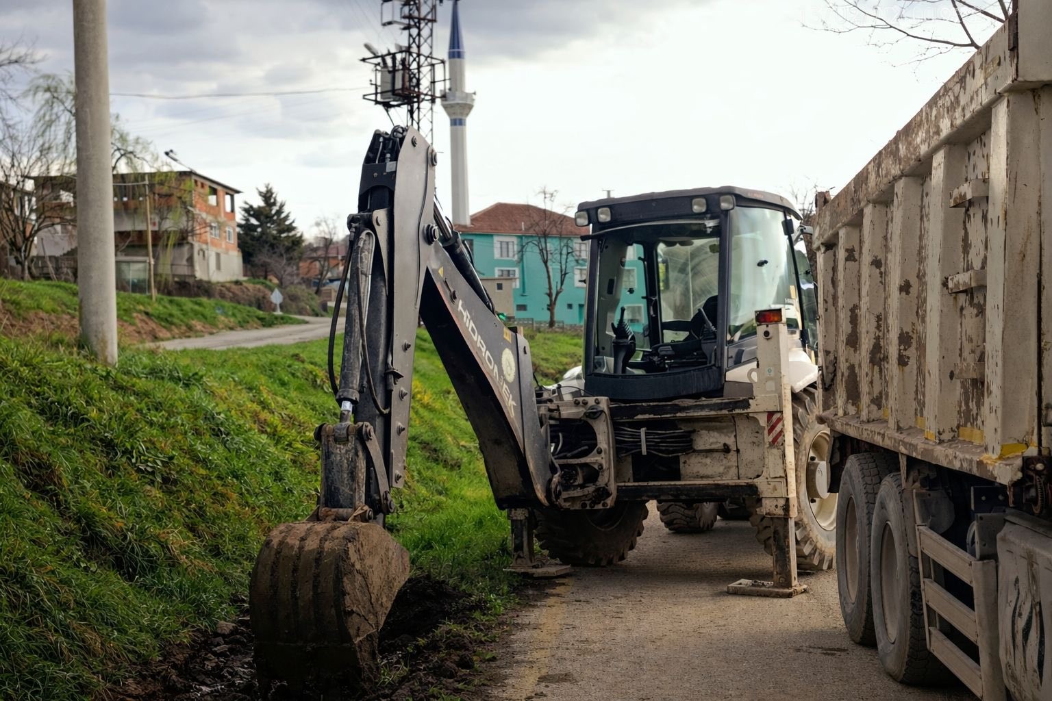 Düzce’de yağmur suyu için v kanal altyapısı sürüyor
