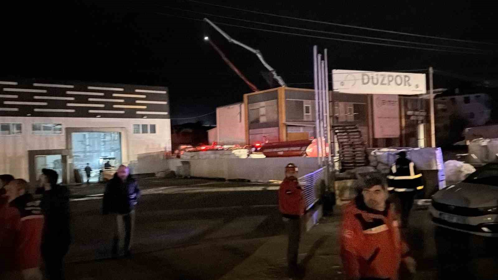 Düzce’deki fabrika yangını söndürüldü
Düzce’deki fabrika yangını söndürüldü