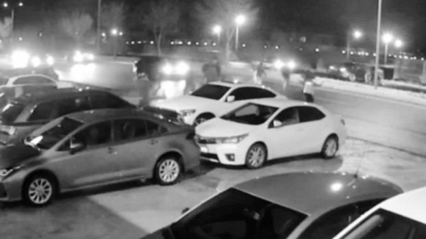 Düzce’deki kaza kamerada: Restorandaki müşteriler ve çalışanlar yardıma koştu
