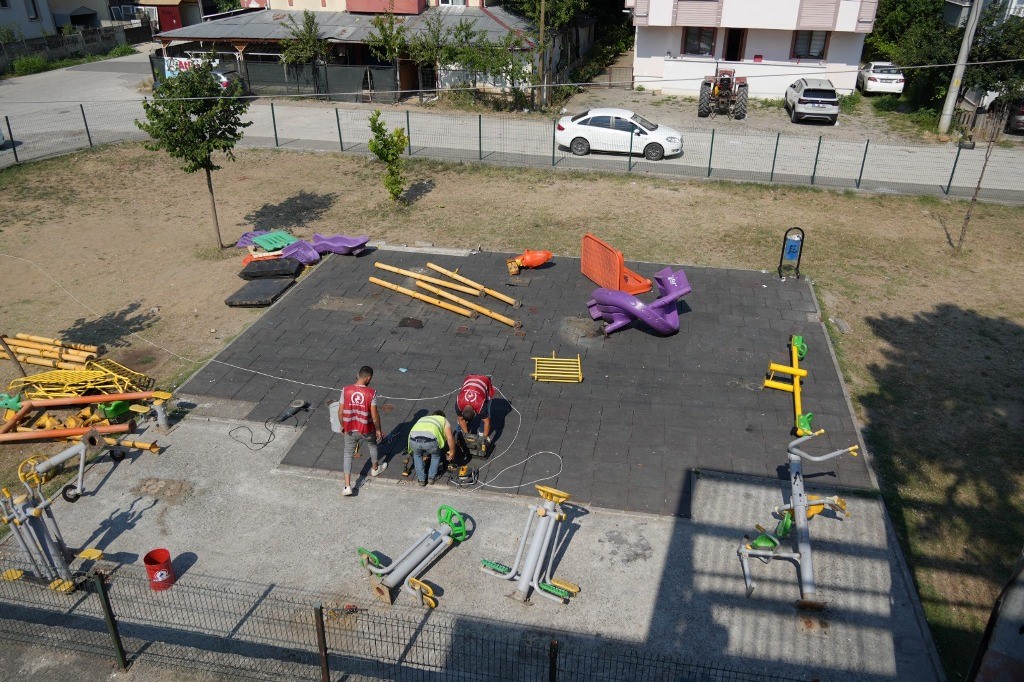 Düzce’nin park ve bahçeleri onlara emanet
