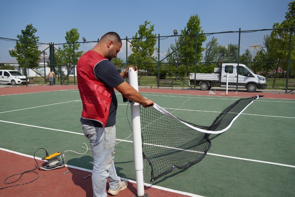 Düzce’nin park ve bahçeleri onlara emanet
