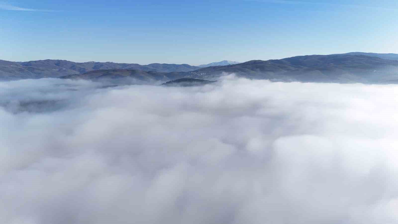 Düzce’nin üzerini kaplayan sis denizi havadan görüntülendi
