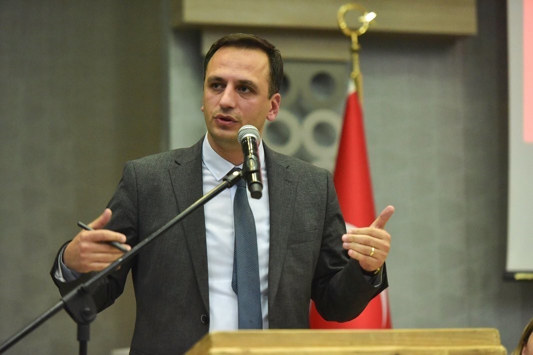 (Düzeltme) Bornova Belediye Başkanı Eşki’nin serbest bırakılmasına savcılıktan itiraz
(Düzeltme) Bornova Belediye Başkanı Eşki’nin serbest bırakılmasına savcılıktan itiraz