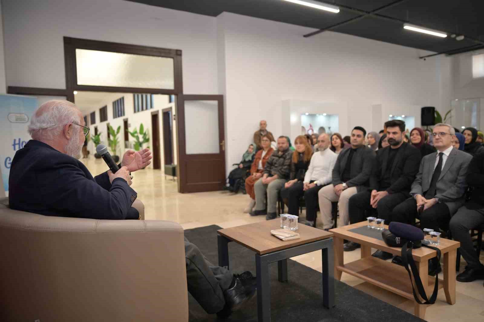 Ebru sanatının Ustası Esenyurt’ta sanatseverlerle buluştu
Ebru sanatının Ustası Esenyurt’ta sanatseverlerle buluştu