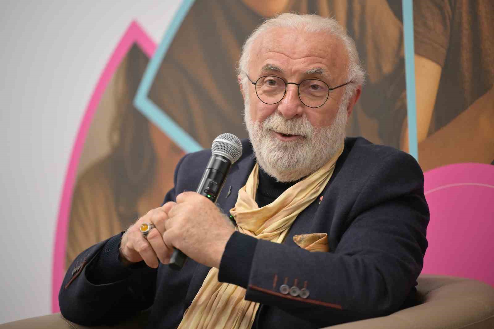 Ebru sanatının ustası sanatseverlerle buluşacak
