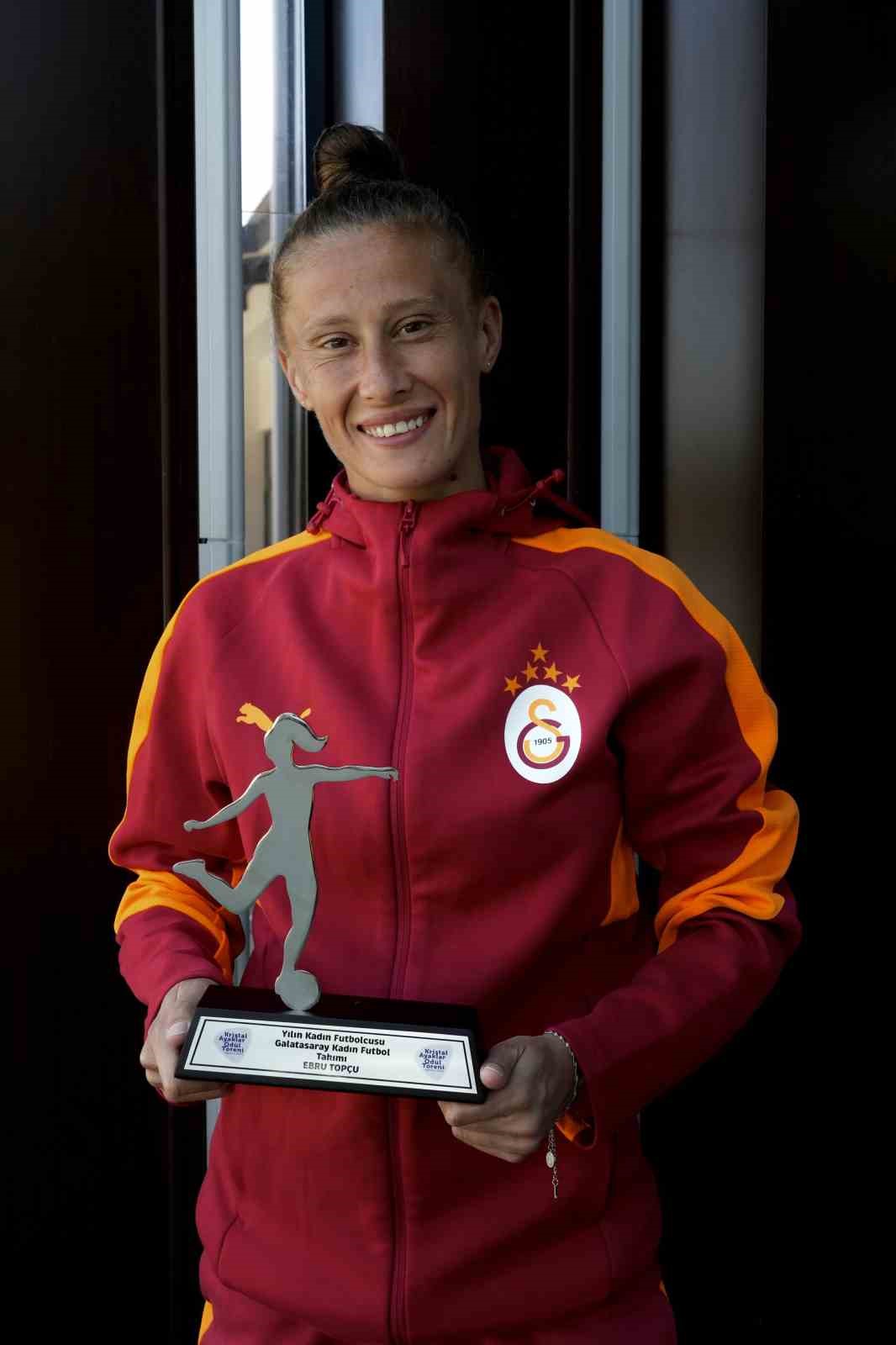 Ebru Topçu, GSPlus’a özel açıklamalar yaptı
Ebru Topçu, GSPlus’a özel açıklamalar yaptı