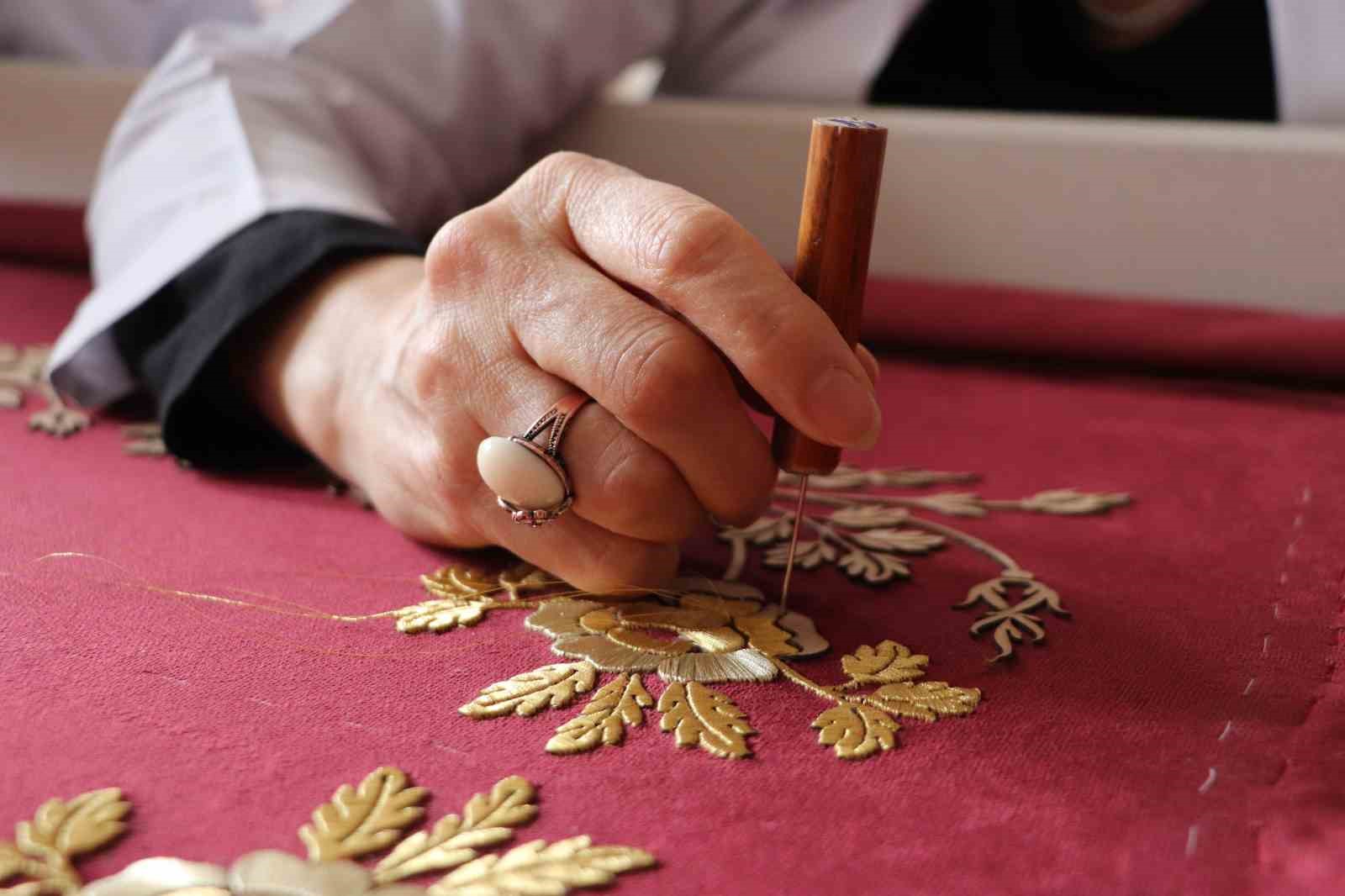 Ecdat yadigarı puşideleri Eskişehirli kadınlar yeniliyor
