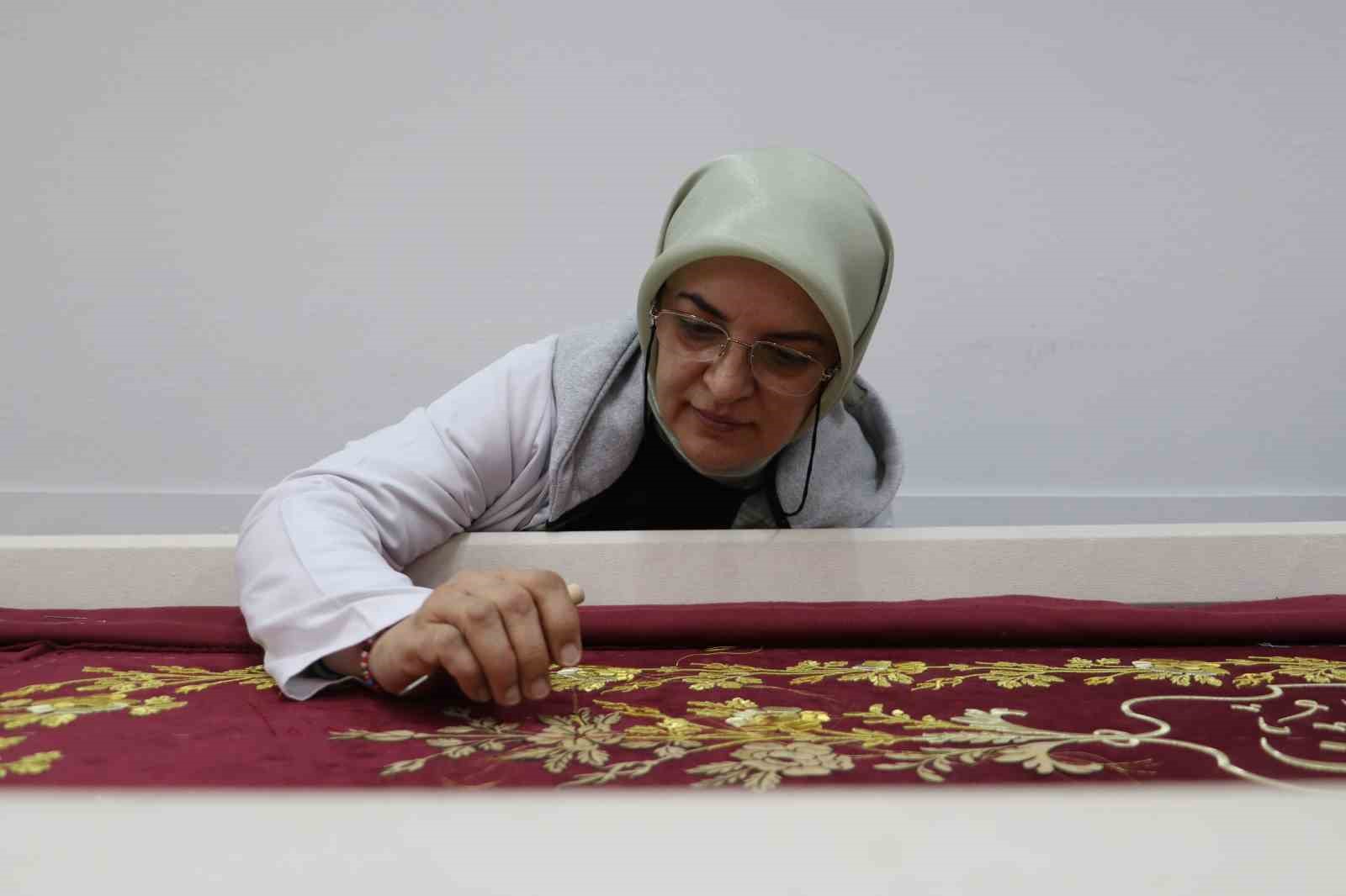 Ecdat yadigarı puşideleri Eskişehirli kadınlar yeniliyor
