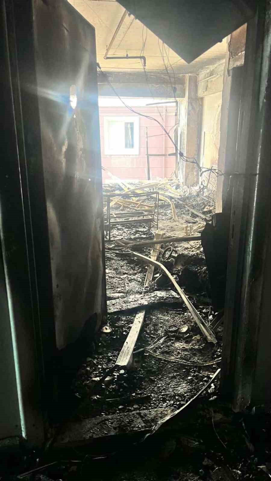 Ece Güney’in evi sevgilisi tarafından ateşe verildi
Ece Güney’in evi sevgilisi tarafından ateşe verildi