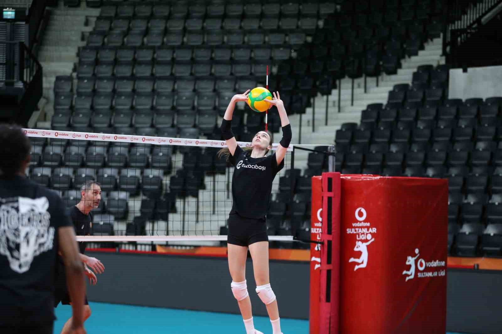 Eczacıbaşı Dynavit, Beşiktaş karşısında
