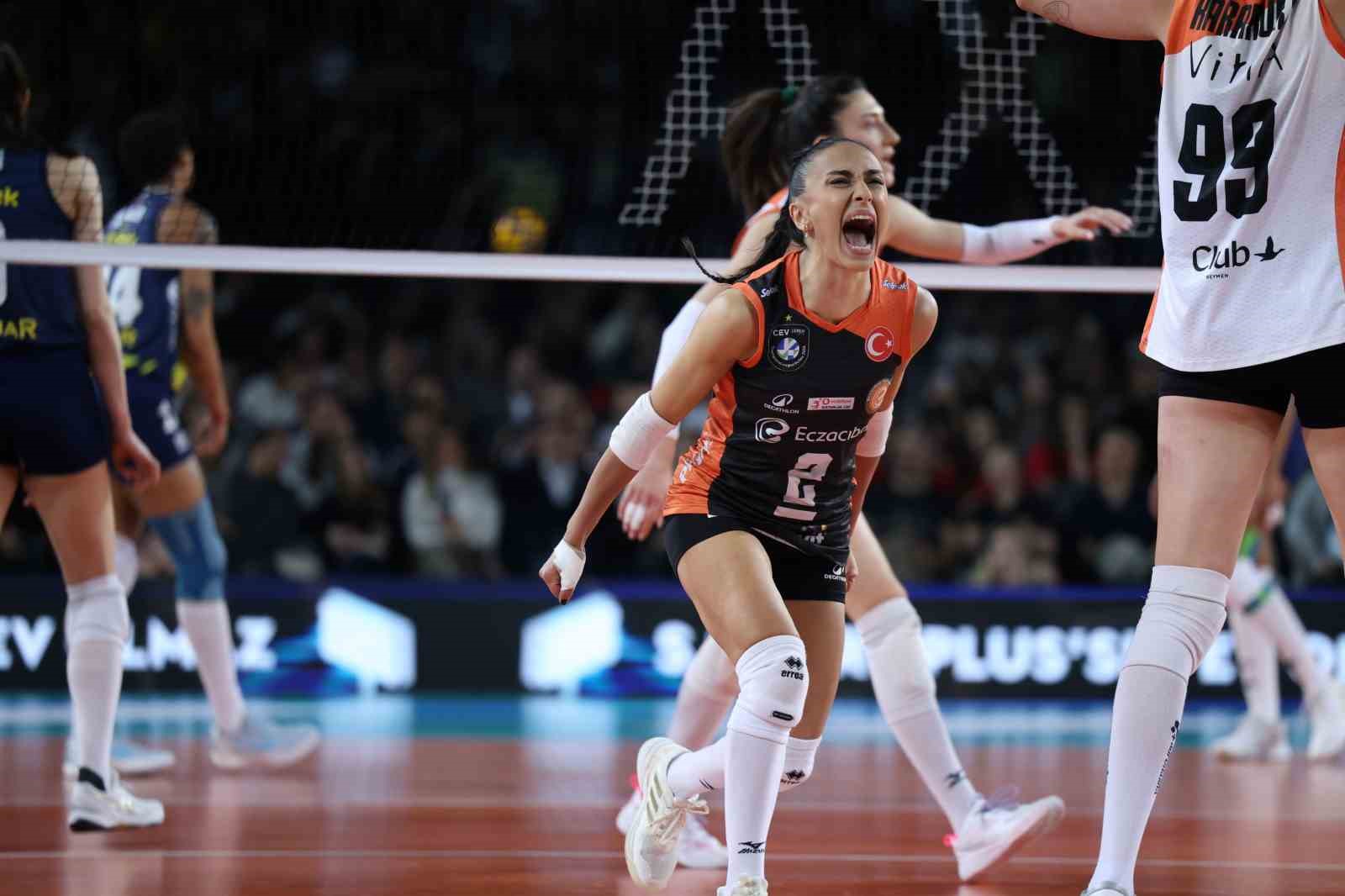 Eczacıbaşı Dynavit, Kupa Voley’de adını finale yazdırdı
