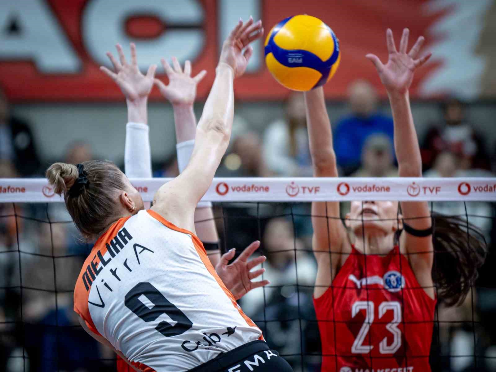 Eczacıbaşı Dynavit normal sezonu galibiyetle tamamladı
