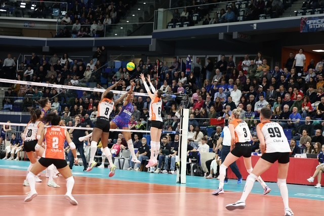 Eczacıbaşı Dynavit, Şampiyonlar Ligi’nde çeyrek finalde
