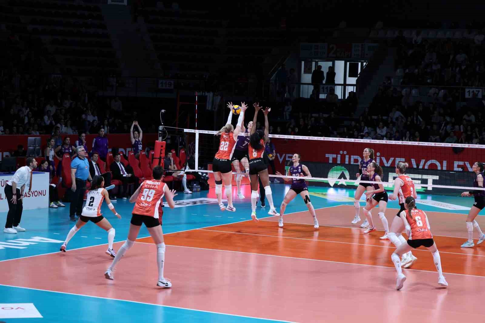 Eczacıbaşı Dynavit, Sultanlar Ligi’ni 3. sırada tamamladı
