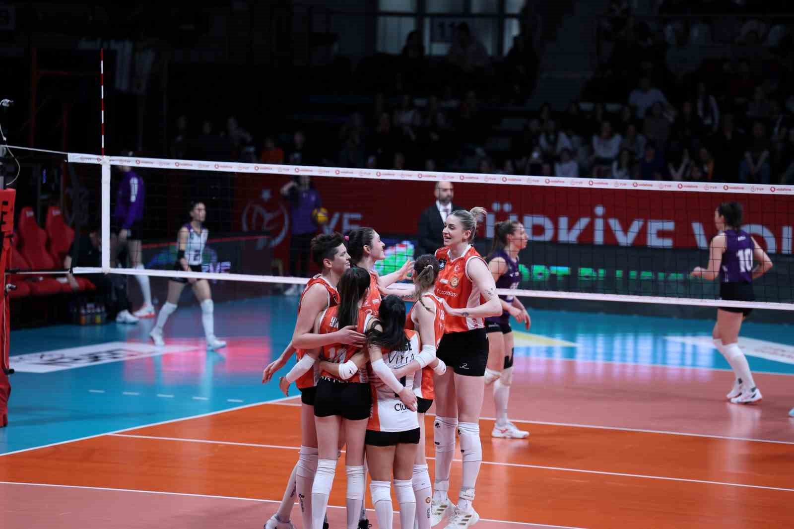 Eczacıbaşı Dynavit, Sultanlar Ligi’ni 3. sırada tamamladı
