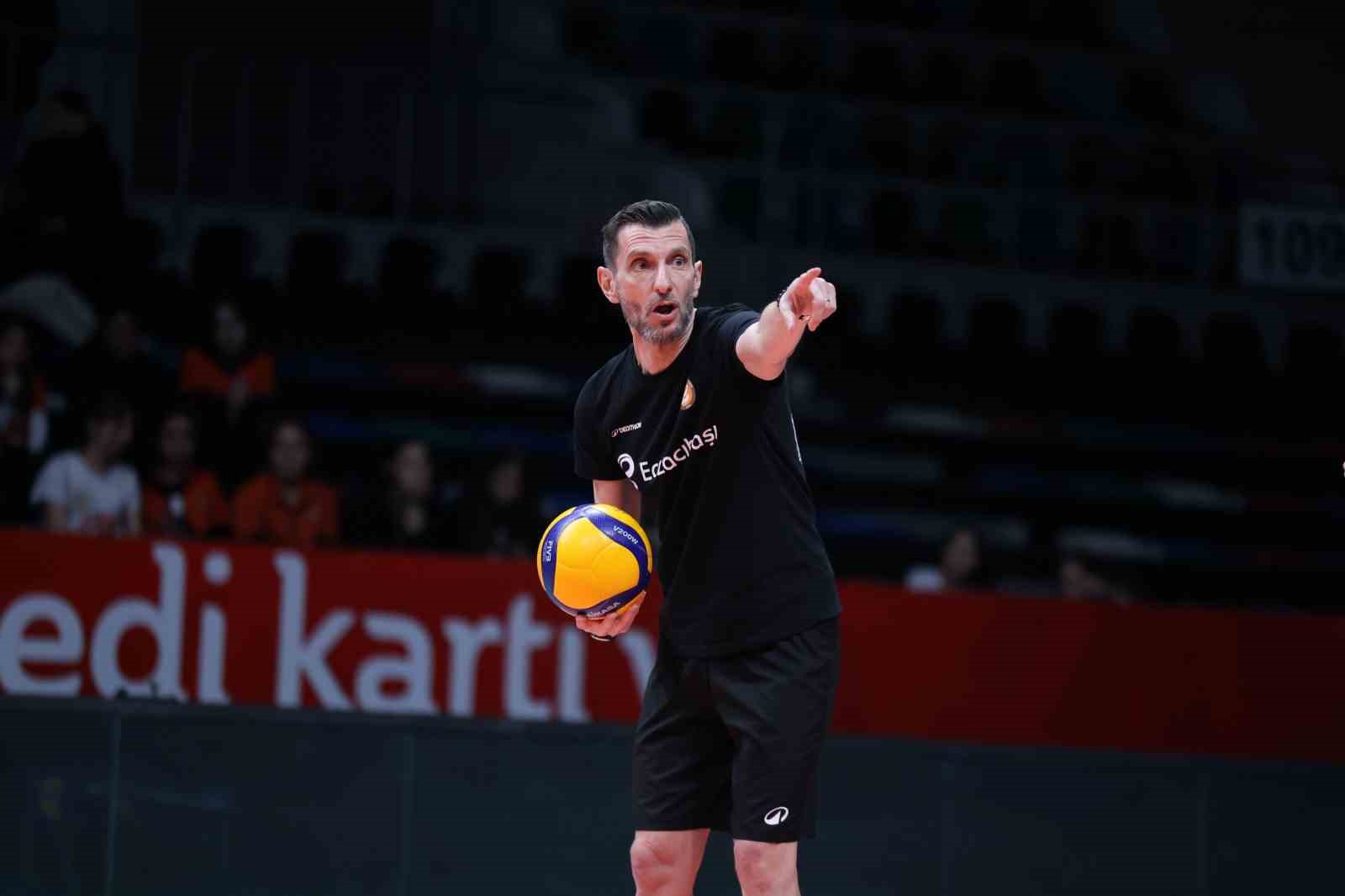 Eczacıbaşı Dynavit, Zeren Spor karşısında galibiyet arıyor
