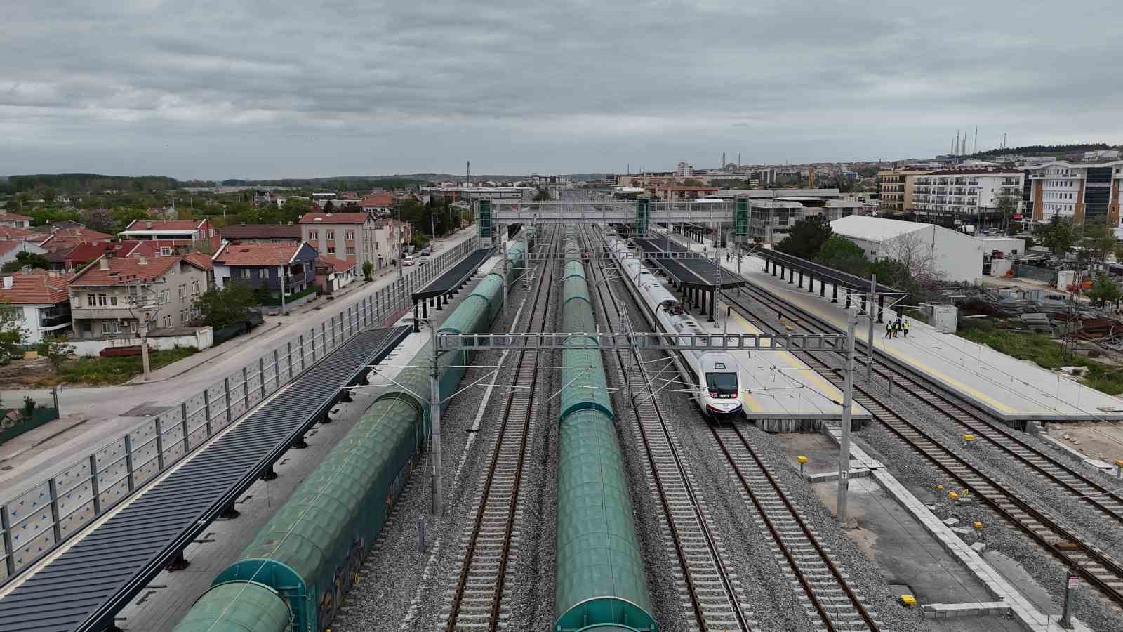 Edirne İstanbul’a komşu oluyor, Vali Sezer test sürüşüne katıldı
