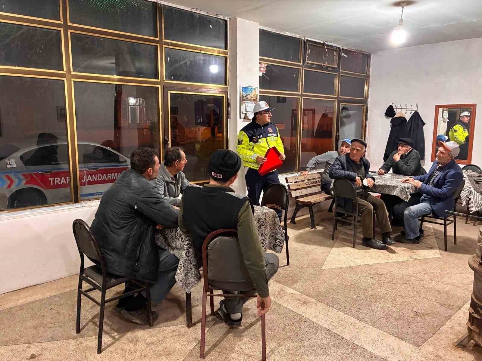 Edirne jandarmasından vatandaşlara trafik güvenliği eğitimi
