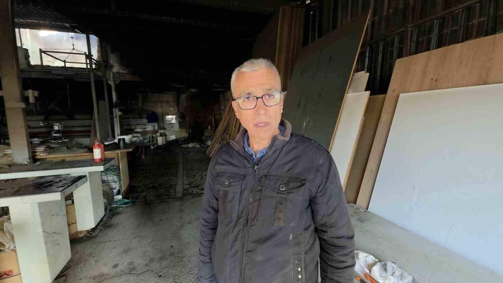 Edirne Sanayi Sitesi’ndeki korkutan yangındaki hasarın boyutu gün ağarınca ortaya çıktı
