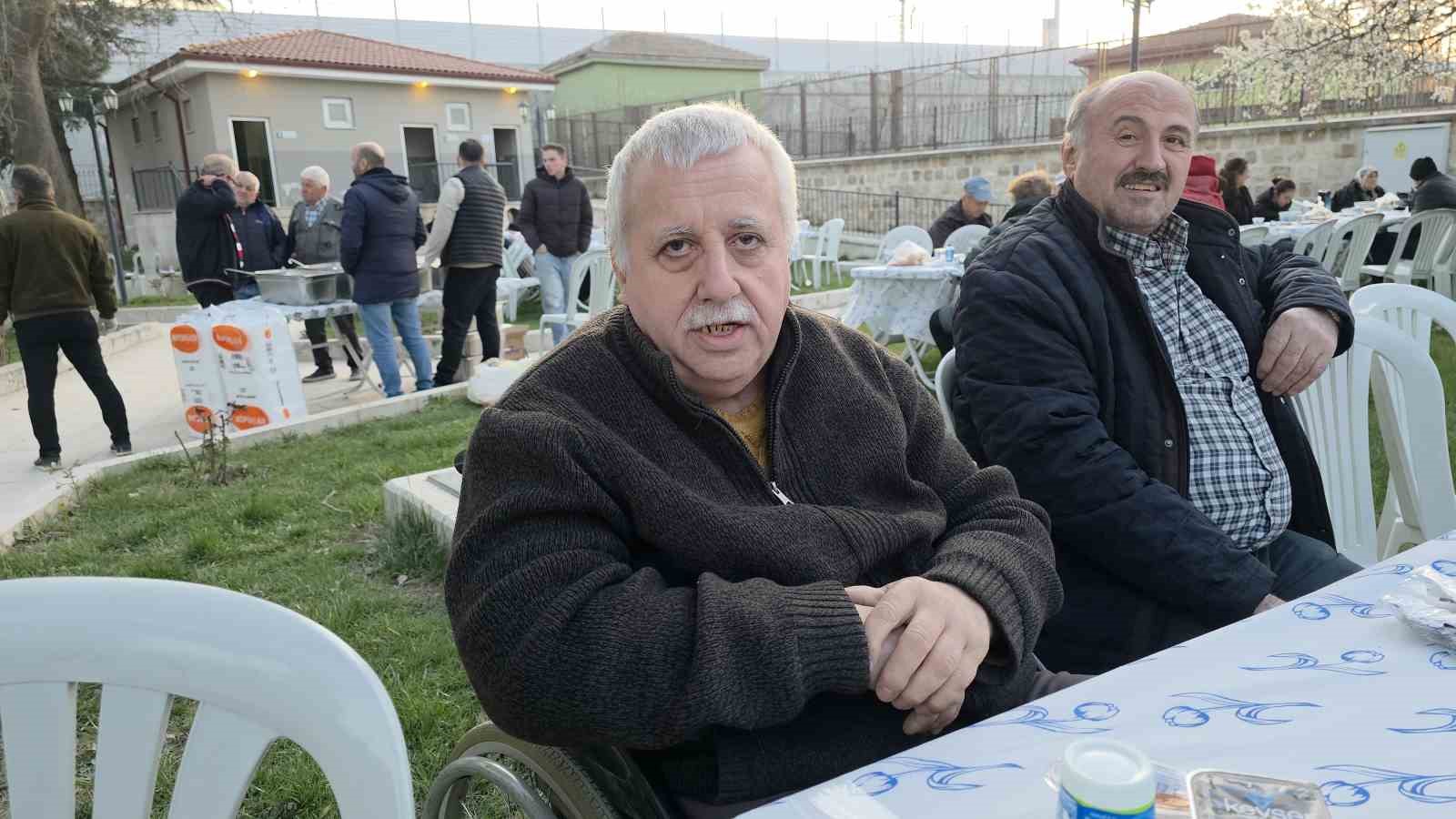 Edirne’de 11 yıllık imece iftar geleneği: İmece usulü sofra kuruldu
