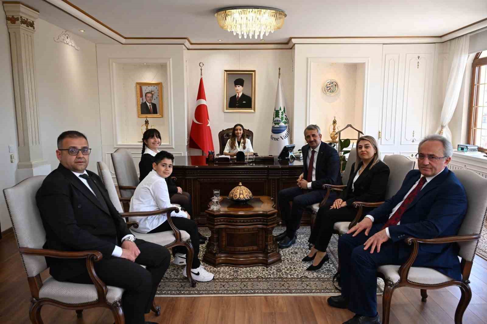 Edirne’de 23 Nisan coşkusu Balkanlardan gelen öğrencilerle birlikte yaşandı
