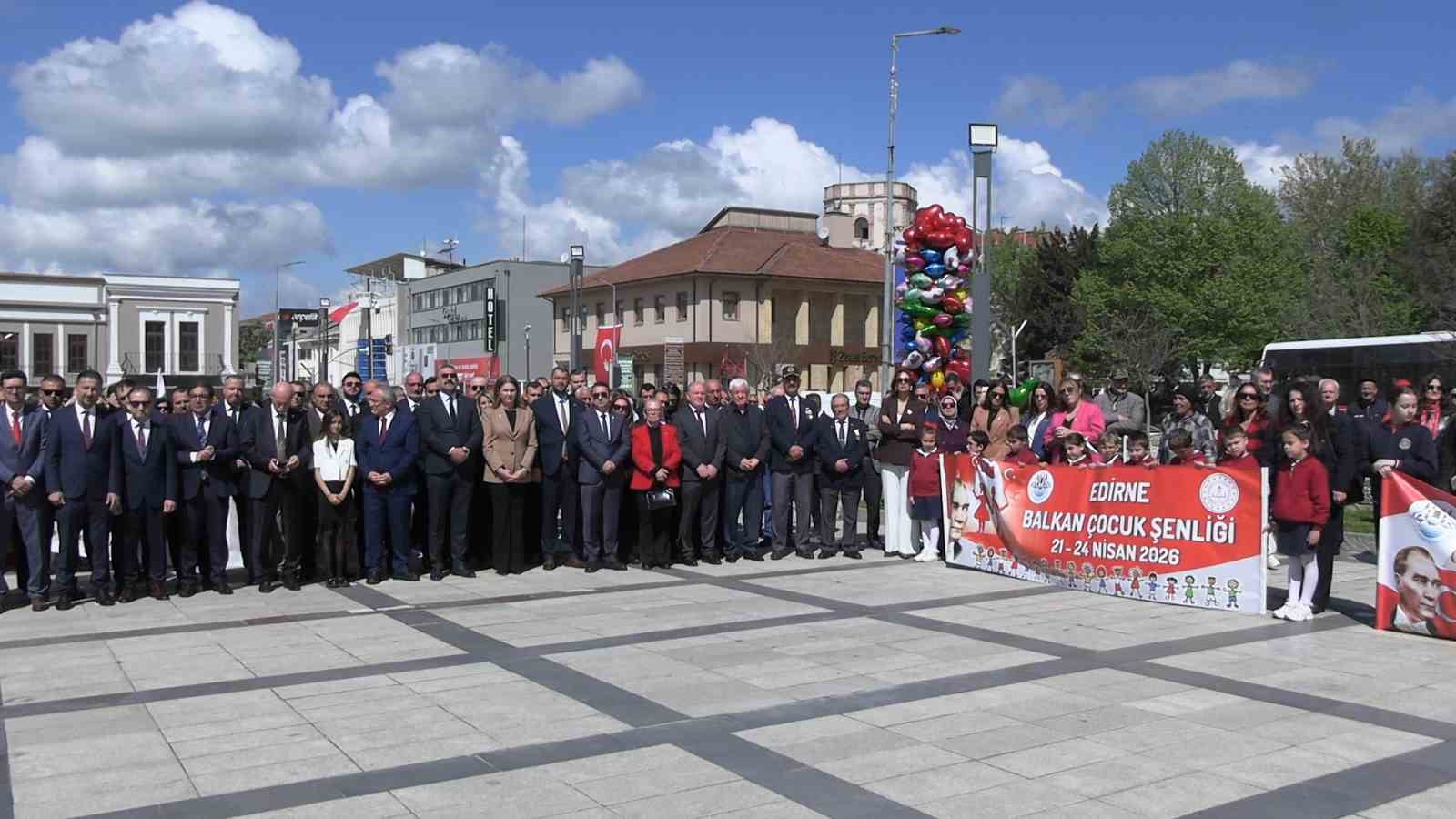 Edirne’de 23 Nisan coşkusu Balkanlardan gelen öğrencilerle birlikte yaşandı
