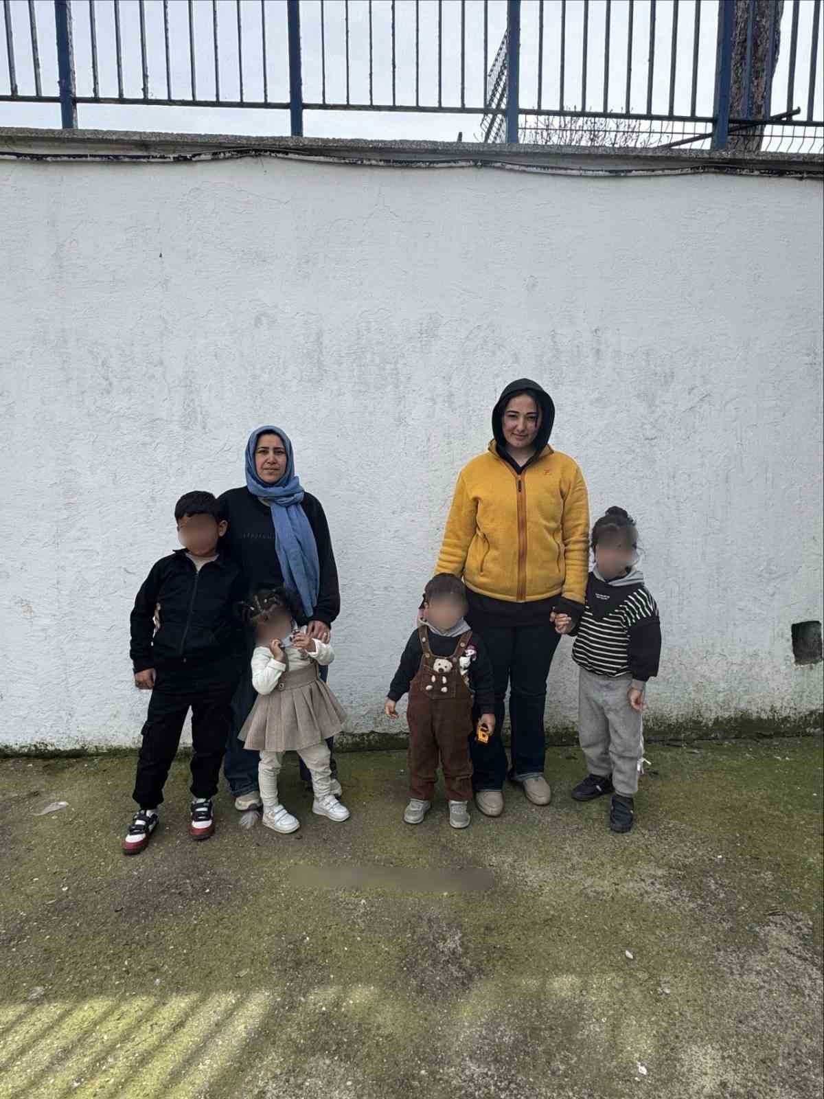 Edirne’de 31 düzensiz göçmen yakalandı, 3 şüpheli gözaltına alındı
Edirne’de 31 düzensiz göçmen yakalandı, 3 şüpheli gözaltına alındı