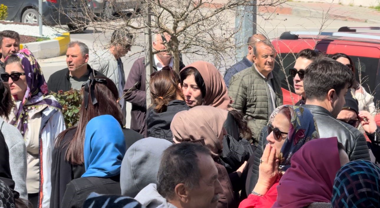 Edirne’de 5’inci kattan düşen çocuk toprağa verildi
