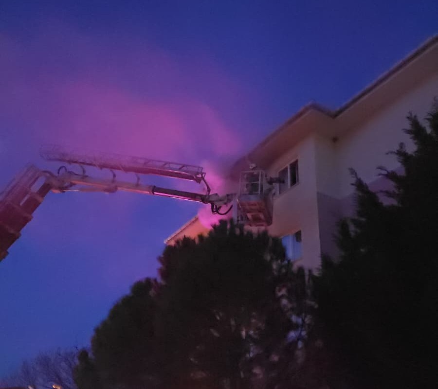 Edirne’de apartman dairesinde korkutan yangın
