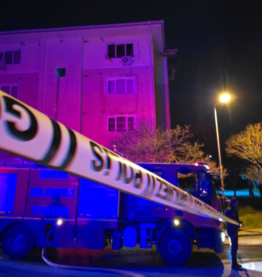 Edirne’de apartman dairesinde korkutan yangın
