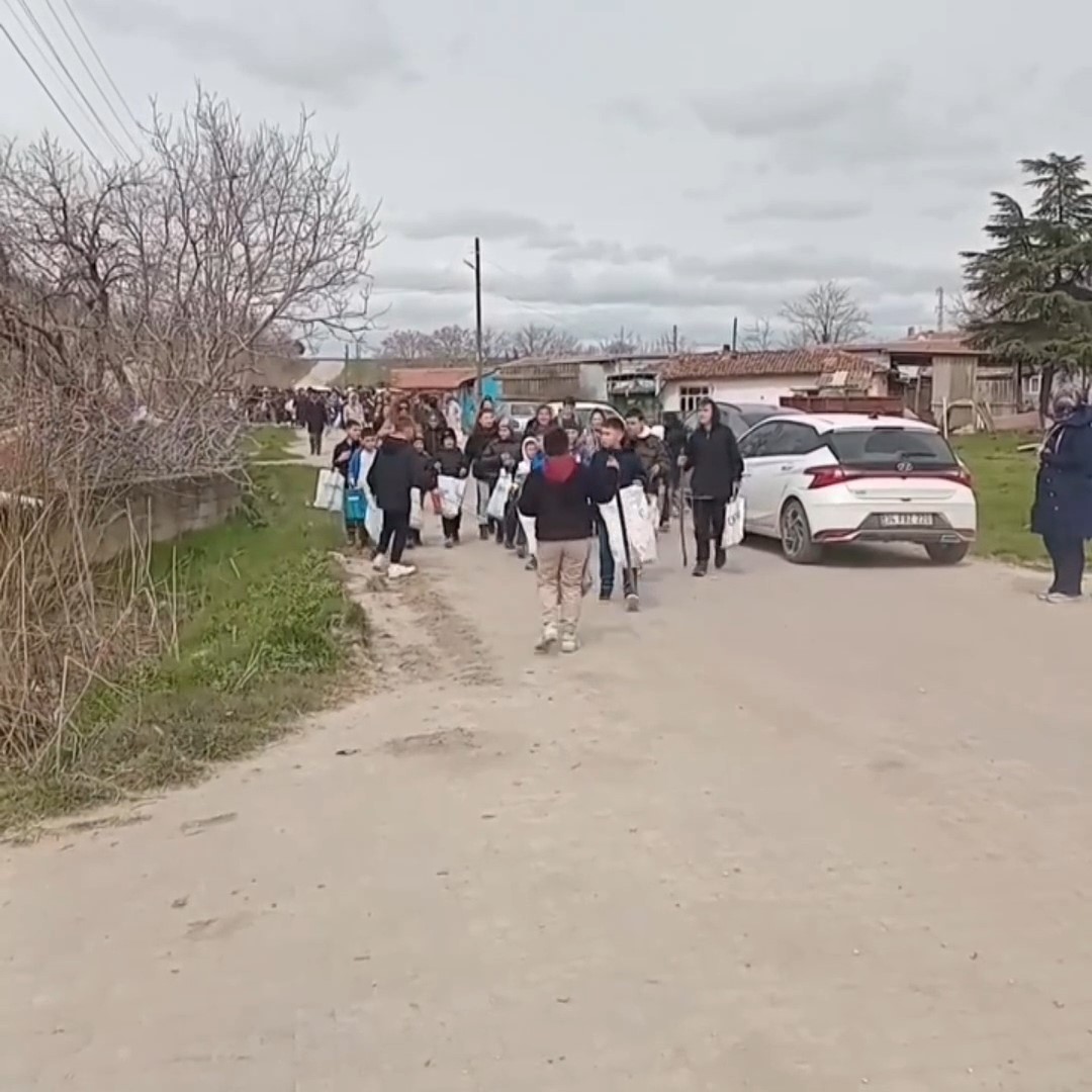 Edirne’de asırlardır süren arife günü şeker toplama geleneği
