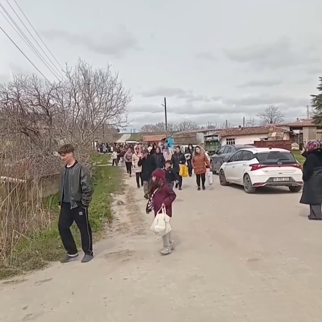 Edirne’de asırlardır süren arife günü şeker toplama geleneği
