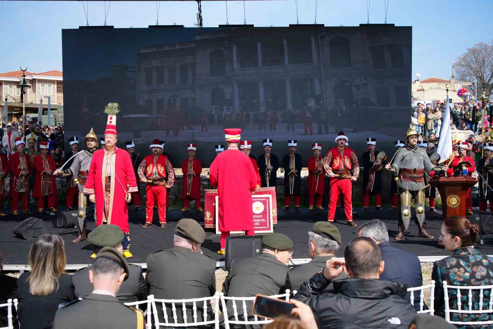 Edirne’de Balkan şehitleri için F-16 ve Atak’tan saygı uçuşu
